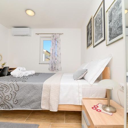 Rooms Forever Miholascica Екстериор снимка