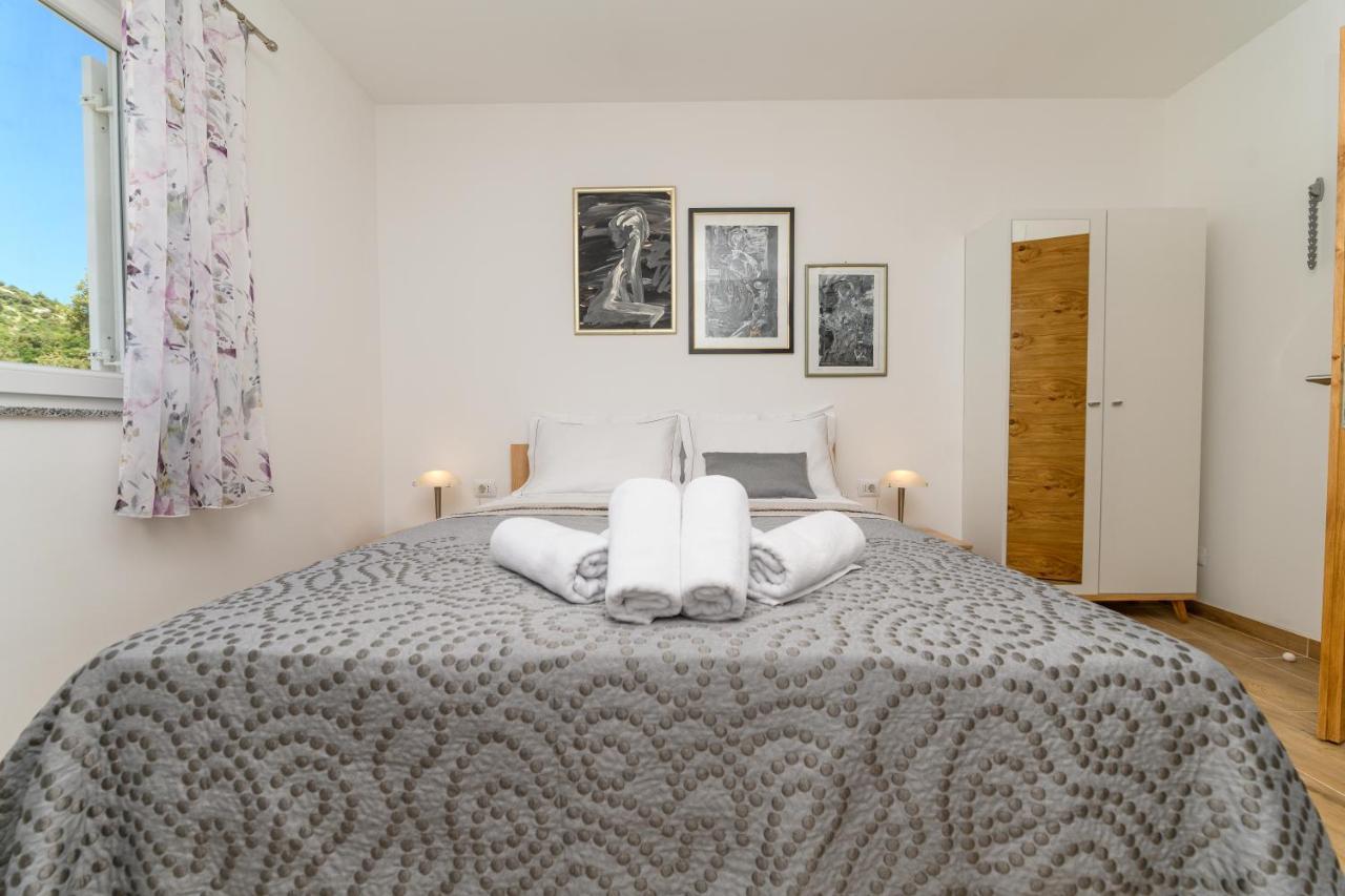 Rooms Forever Miholascica Екстериор снимка