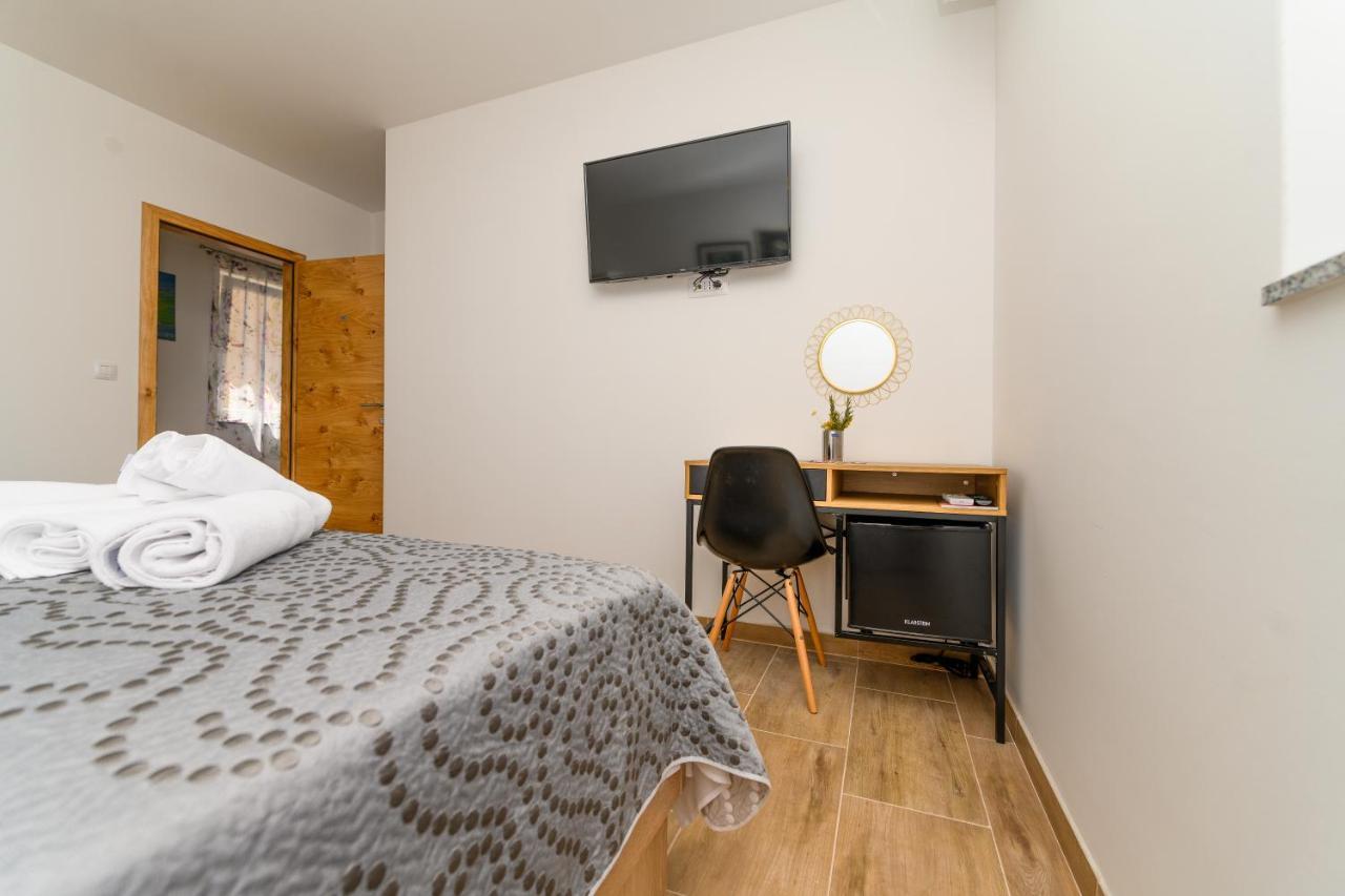 Rooms Forever Miholascica Екстериор снимка